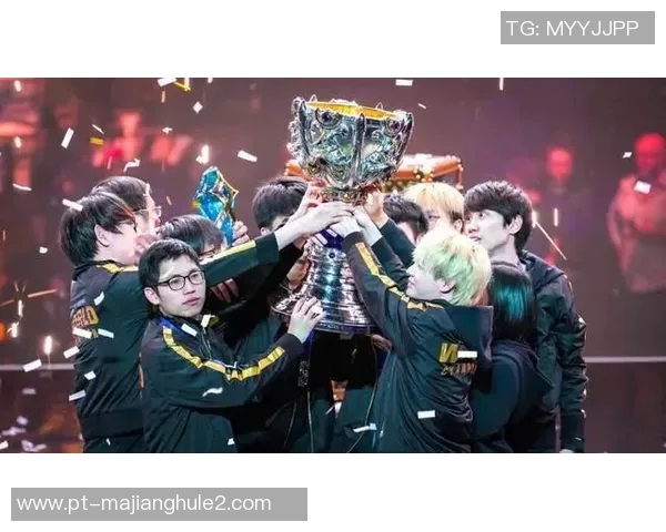 高校联赛特别报道FPX逆袭之旅从低谷到巅峰的奋斗与荣耀实时新闻